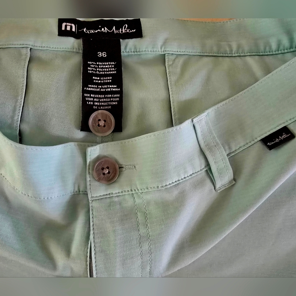 Travis Mathew Men's Shorts Size 36